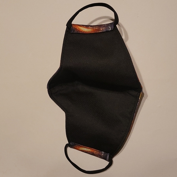 NWOT KOBE keepsake COVID-19 mask - Picture 3 of 3